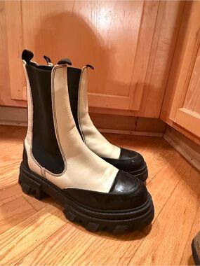 GANNI Mid Chelsea Boots in White size 10